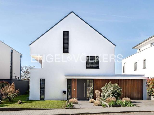 Haus zum Kaufen in Oberursel Taunus 3.080.000,00 EUR 304 m²