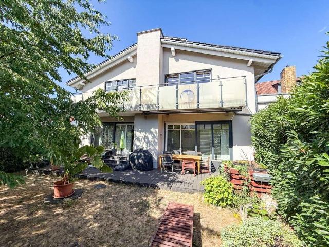 Haus zum Kaufen in Oberursel 2.450.000,00 EUR 388.83 m²