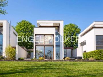 Haus zum Kaufen in Oberursel 2.590.000,00 EUR 276 m²