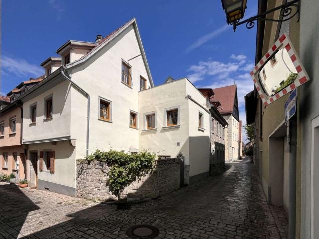 Haus zum Kaufen in Ochsenfurt 398.000,00 EUR 134.97 m²