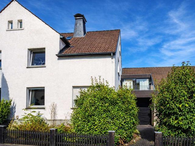 Haus zum Kaufen in Oerlinghausen 289.000,00 EUR 192.97 m²