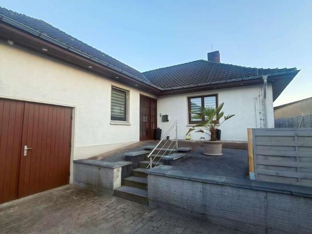 Haus zum Kaufen in Oerlinghausen 385.000,00 EUR 100 m²