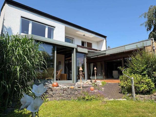 Haus zum Kaufen in Oerlinghausen 389.000,00 EUR 209.18 m²