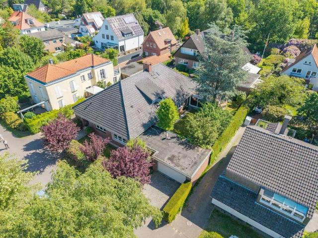 Haus zum Kaufen in Oldenburg 1.075.000,00 EUR 332.97 m²