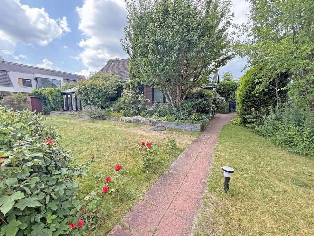Haus zum Kaufen in Oldenburg 499.000,00 EUR 202 m²