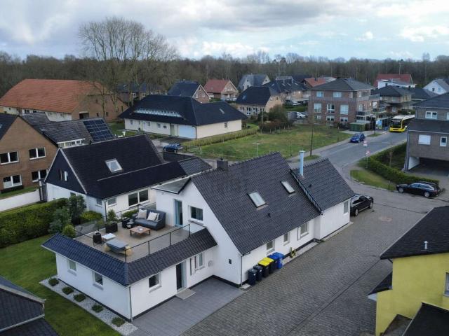 Haus zum Kaufen in Oldenburg 549.000,00 EUR 230 m²
