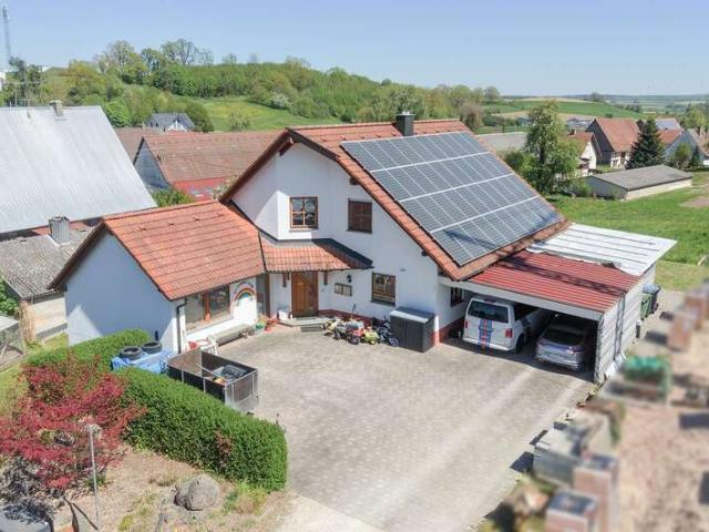 Haus zum Kaufen in Ostrach 550.000,00 EUR 163.69 m²