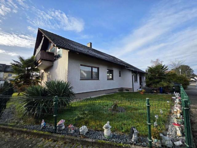 Haus zum Kaufen in Ötigheim 559.000,00 EUR 250 m²