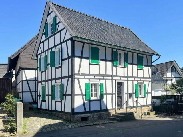 Haus zum Kaufen in Overath Zentrum 345.000,00 EUR 77.9 m²