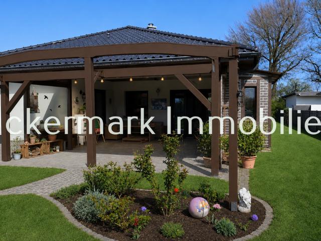 Haus zum Kaufen in Löwenberger Land 670.000,00 EUR 200 m²