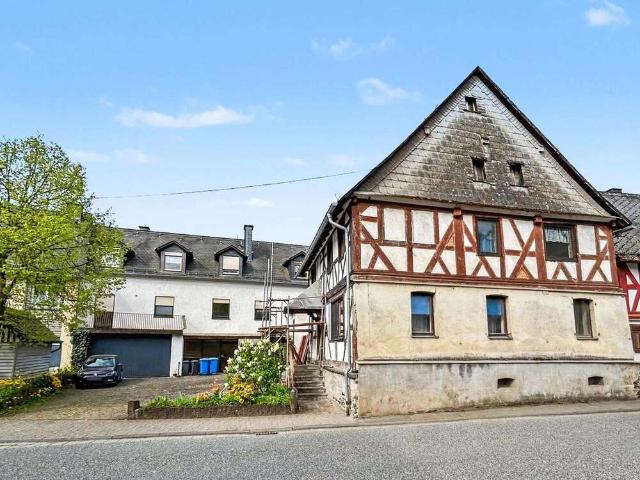 Haus zum Kaufen in Löhnberg 299.000,00 EUR 350 m²