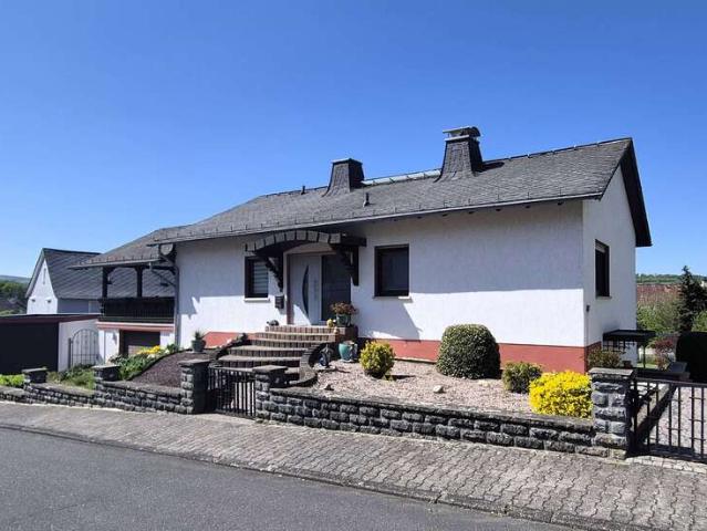 Haus zum Kaufen in Löhnberg 319.000,00 EUR 154 m²