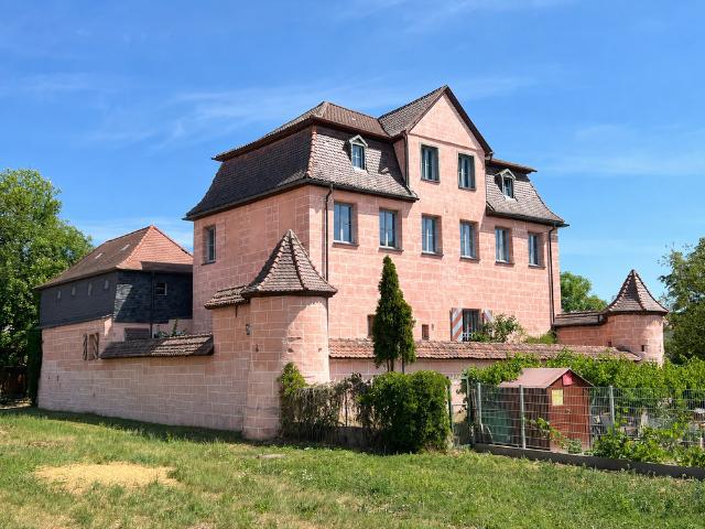 Haus zum Kaufen in Lonnerstadt 545.000,00 EUR 362 m²