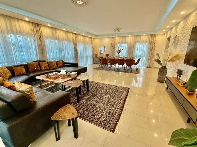 Haus zum Kaufen in Lorsch 719.000,00 EUR 276 m²