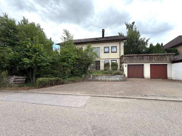 Haus zum Kaufen in Loßburg 299.000,00 EUR 224 m²
