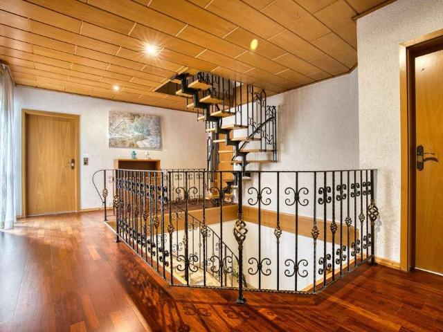 Haus zum Kaufen in Lauenförde 369.500,00 EUR 201 m²
