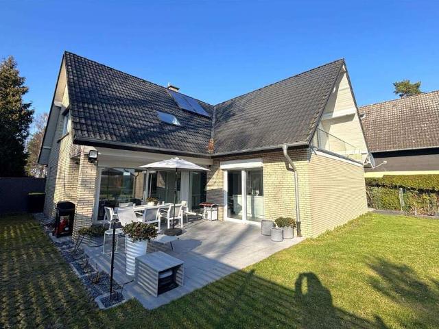 Haus zum Kaufen in Lage 650.000,00 EUR 249 m²