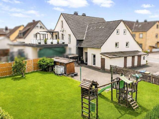 Haus zum Kaufen in Lage 297.000,00 EUR 195.1 m²