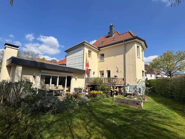 Haus zum Kaufen in Lage 350.000,00 EUR 211.61 m²