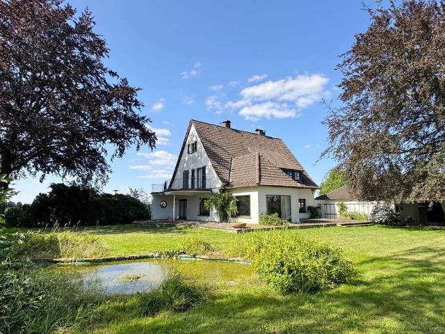 Haus zum Kaufen in Lage 390.000,00 EUR 237.19 m²