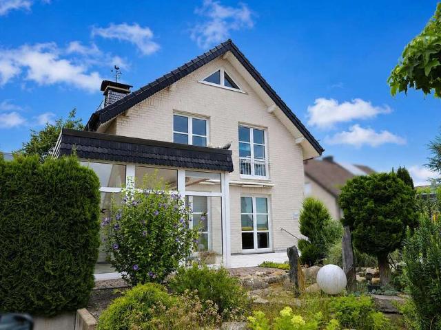 Haus zum Kaufen in Lage 395.000,00 EUR 180.68 m²