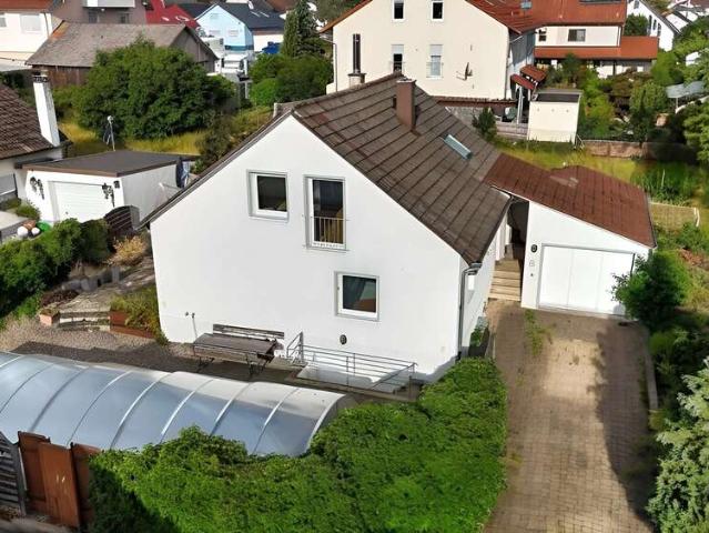 Haus zum Kaufen in Laichingen 479.000,00 EUR 104.42 m²