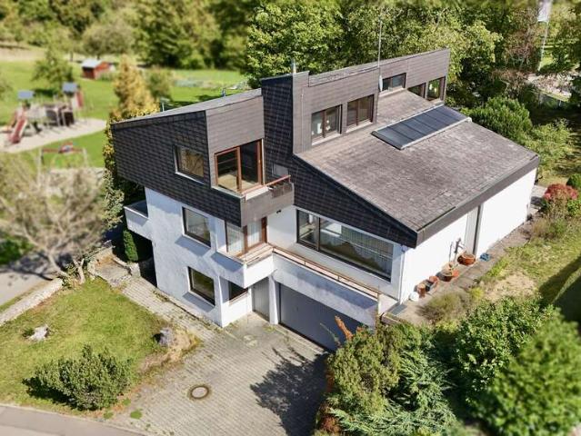 Haus zum Kaufen in Laichingen 339.000,00 EUR 205 m²