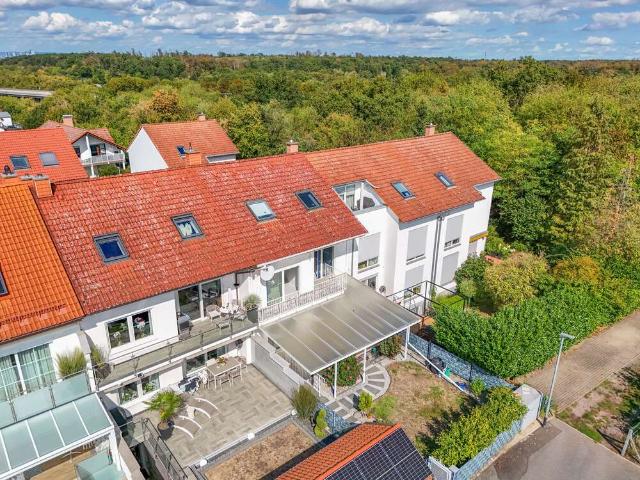 Haus zum Kaufen in Langen 790.000,00 EUR 227 m²