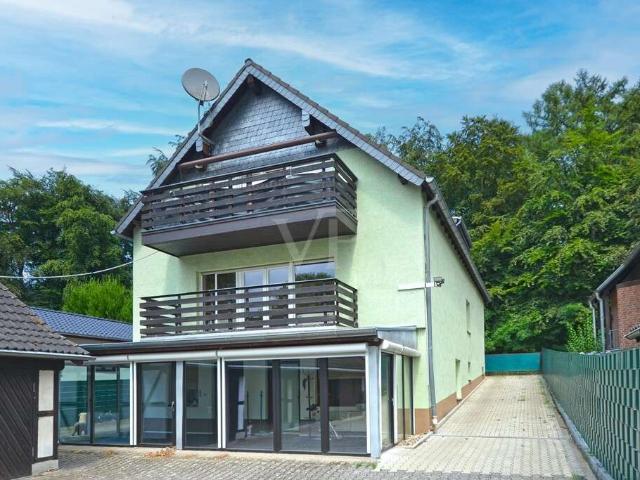 Haus zum Kaufen in Langenfeld 640.000,00 EUR 233 m²