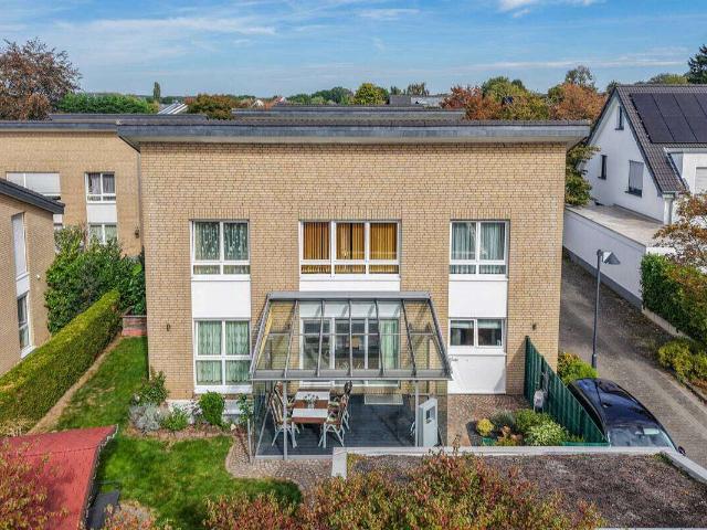 Haus zum Kaufen in Langenfeld 650.000,00 EUR 154.56 m²