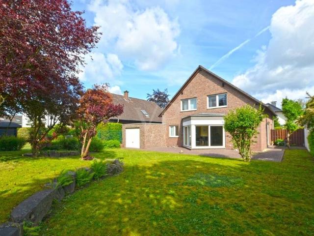 Haus zum Kaufen in Langenfeld 695.000,00 EUR 151 m²