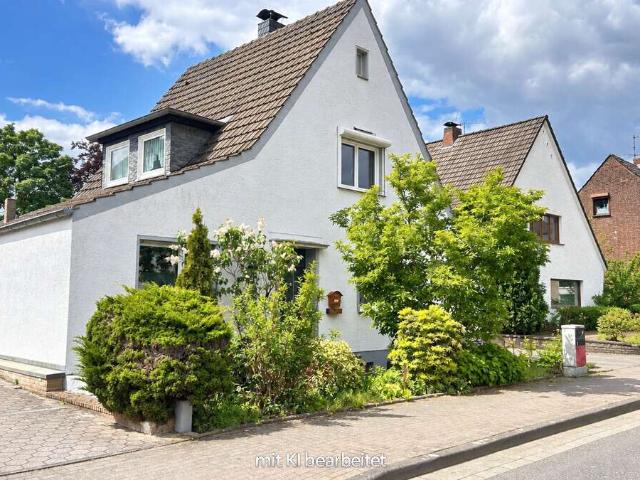 Haus zum Kaufen in Langenfeld 1.298.000,00 EUR 338 m²