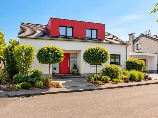 Haus zum Kaufen in Langenfeld 1.390.000,00 EUR 272 m²