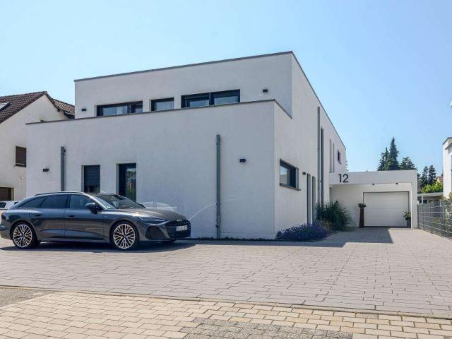Haus zum Kaufen in Langenfeld 1.850.000,00 EUR 295 m²