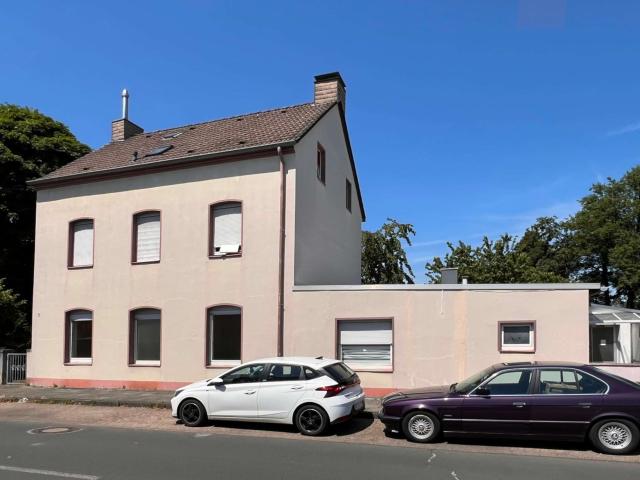 Haus zum Kaufen in Langenfeld 389.000,00 EUR 200 m²