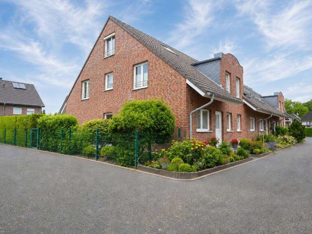 Haus zum Kaufen in Langenfeld Reusrath 550.000,00 EUR 121 m²