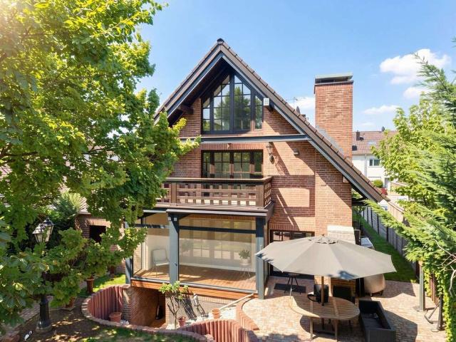 Haus zum Kaufen in Langenfeld Rheinland 1.397.000,00 EUR 300 m²