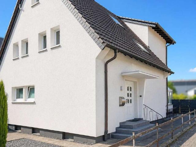 Haus zum Kaufen in Langenfeld Rheinland 749.000,00 EUR 222.45 m²