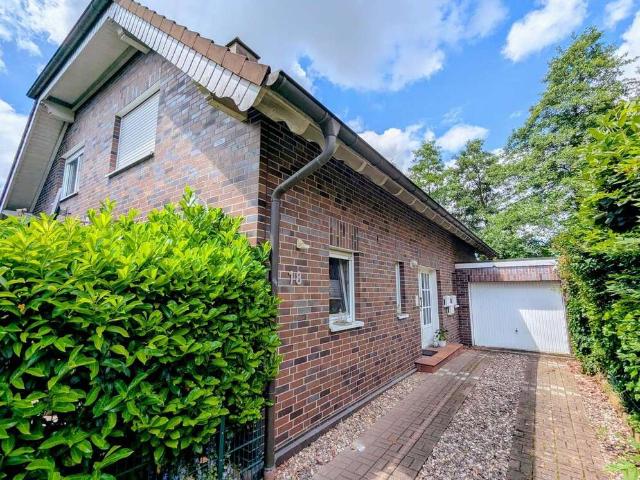 Haus zum Kaufen in Langenfeld Rheinland 895.000,00 EUR 216 m²