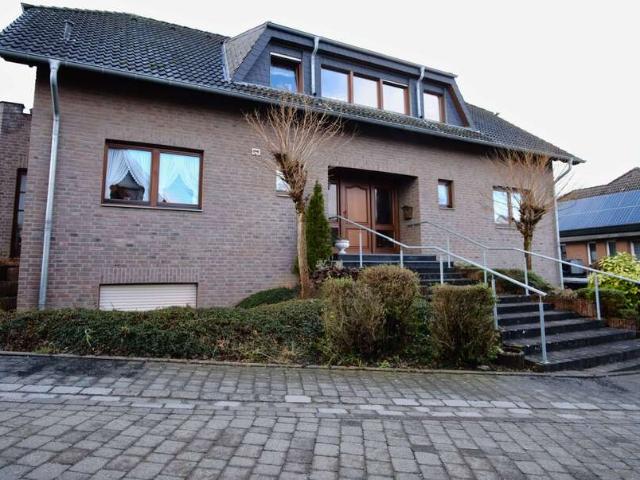 Haus zum Kaufen in Langerwehe 830.000,00 EUR 248 m²