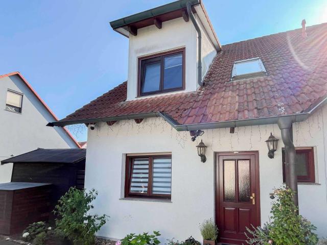 Haus zum Kaufen in Leuna 280.000,00 EUR 121.01 m²
