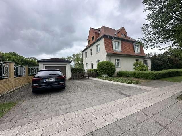 Haus zum Kaufen in Leuna 450.000,00 EUR 330 m²