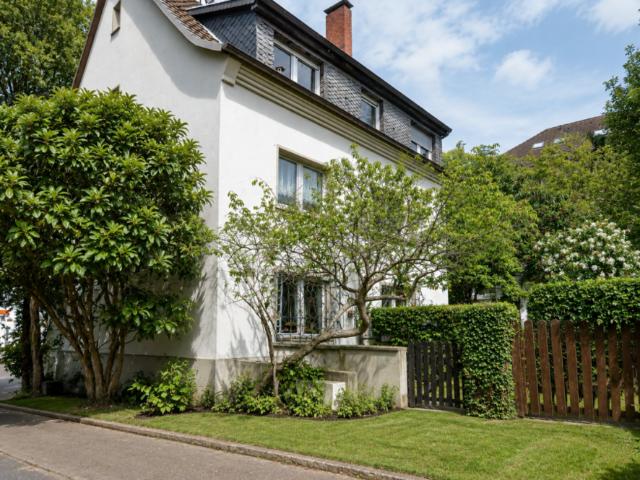 Haus zum Kaufen in Leverkusen 598.000,00 EUR 307 m²