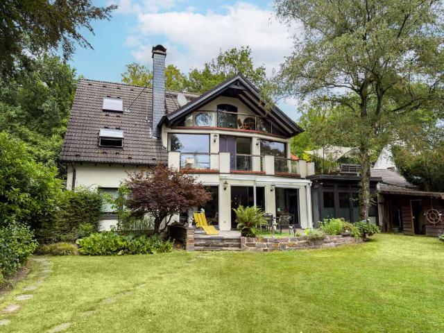 Haus zum Kaufen in Leverkusen 1.620.000,00 EUR 303 m²
