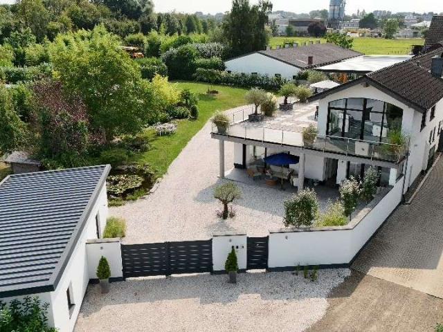 Haus zum Kaufen in Leverkusen 2.700.000,00 EUR 543 m²