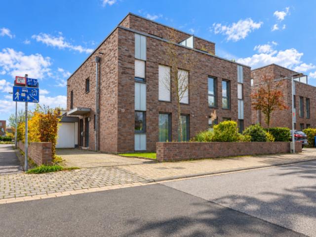 Haus zum Kaufen in Leverkusen Bahnstadt 895.000,00 EUR 160.9 m²