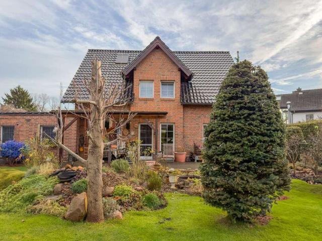 Haus zum Kaufen in Leegebruch 259.000,00 EUR 185 m²