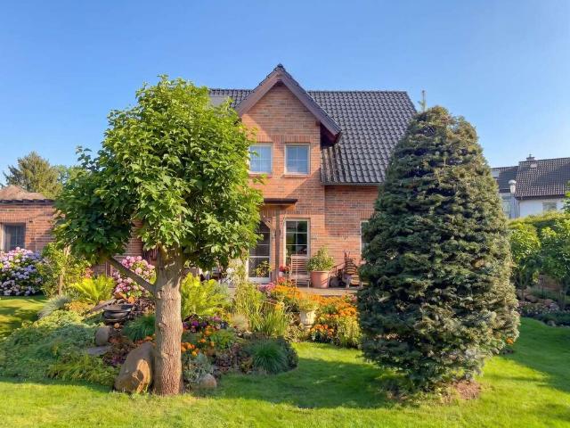 Haus zum Kaufen in Leegebruch 259.000,00 EUR 185 m²