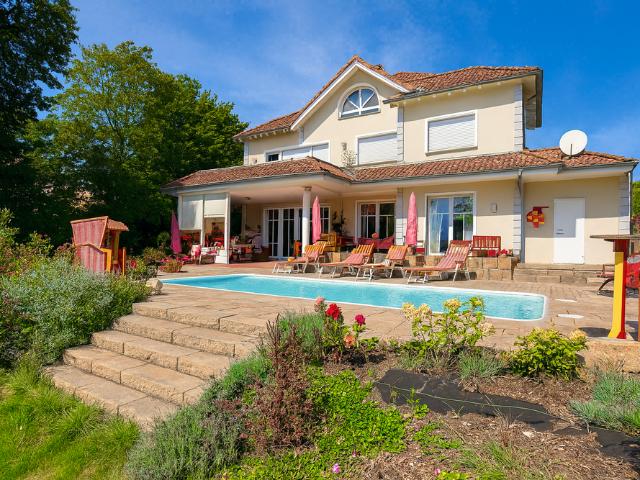 Haus zum Kaufen in Leichlingen 1.450.000,00 EUR 374 m²