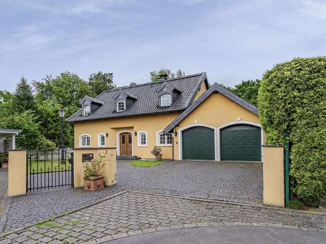 Haus zum Kaufen in Leichlingen 1.385.000,00 EUR 215 m²